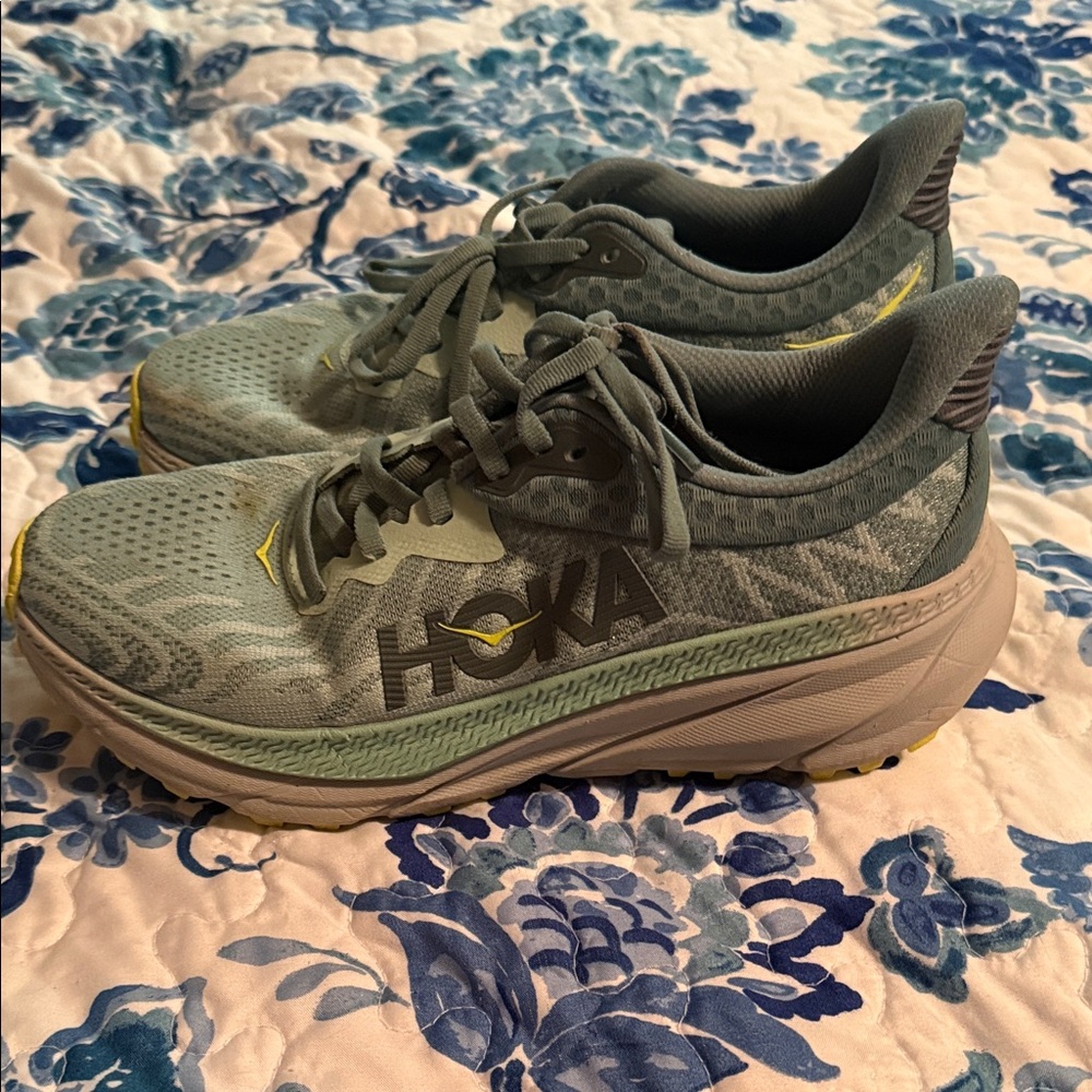 Women’s Hoka Challenger ATR 7 shoes